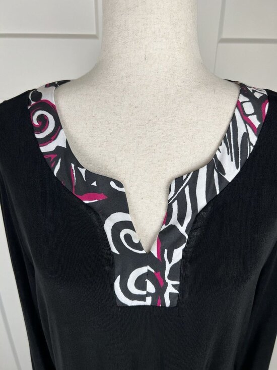 Chico’s Travelers Tunic Top Size 3 Black 3/4 Bell Sleeve Stretch Travel Blouse - Picture 2 of 8